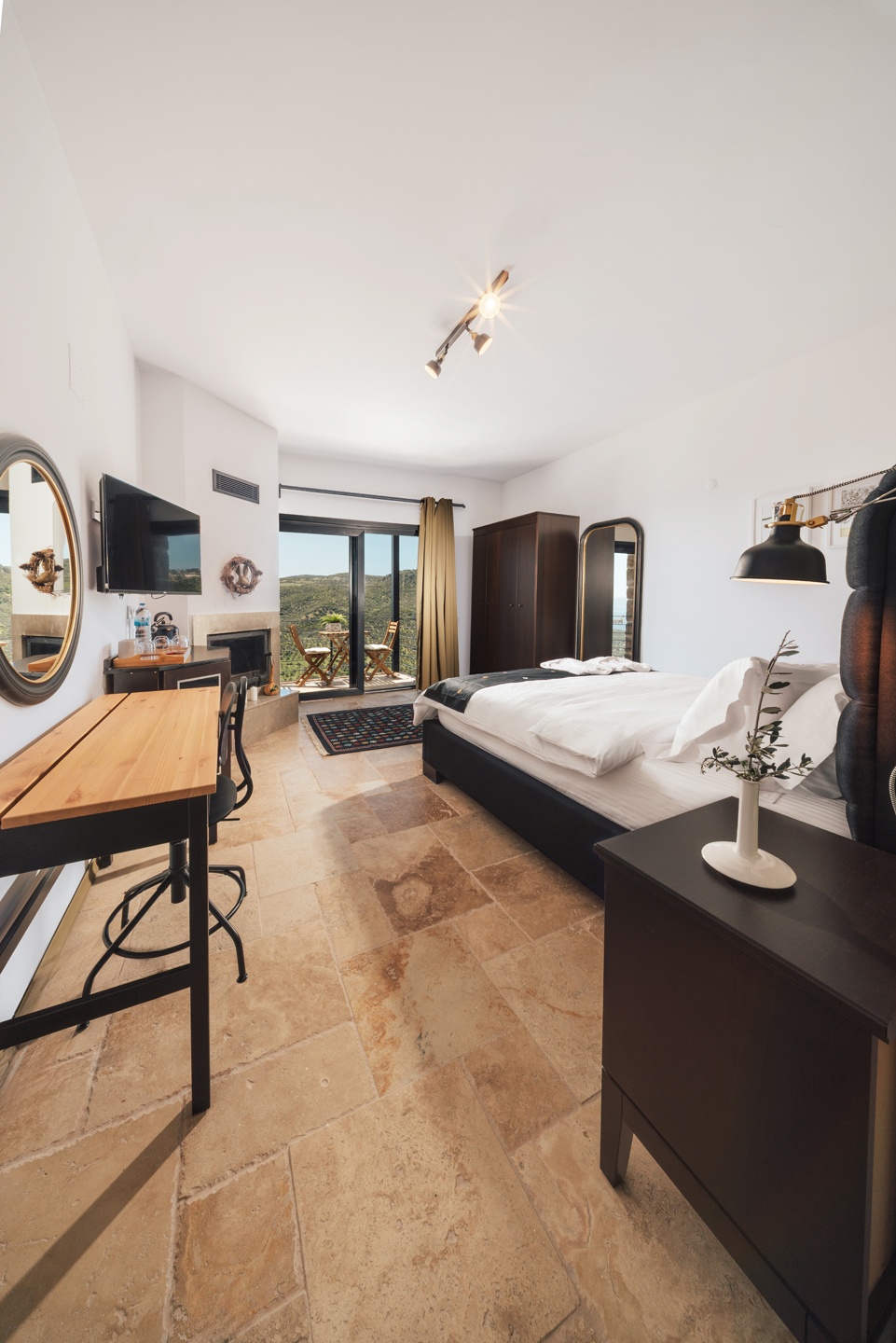 Serotonin Otel 2
